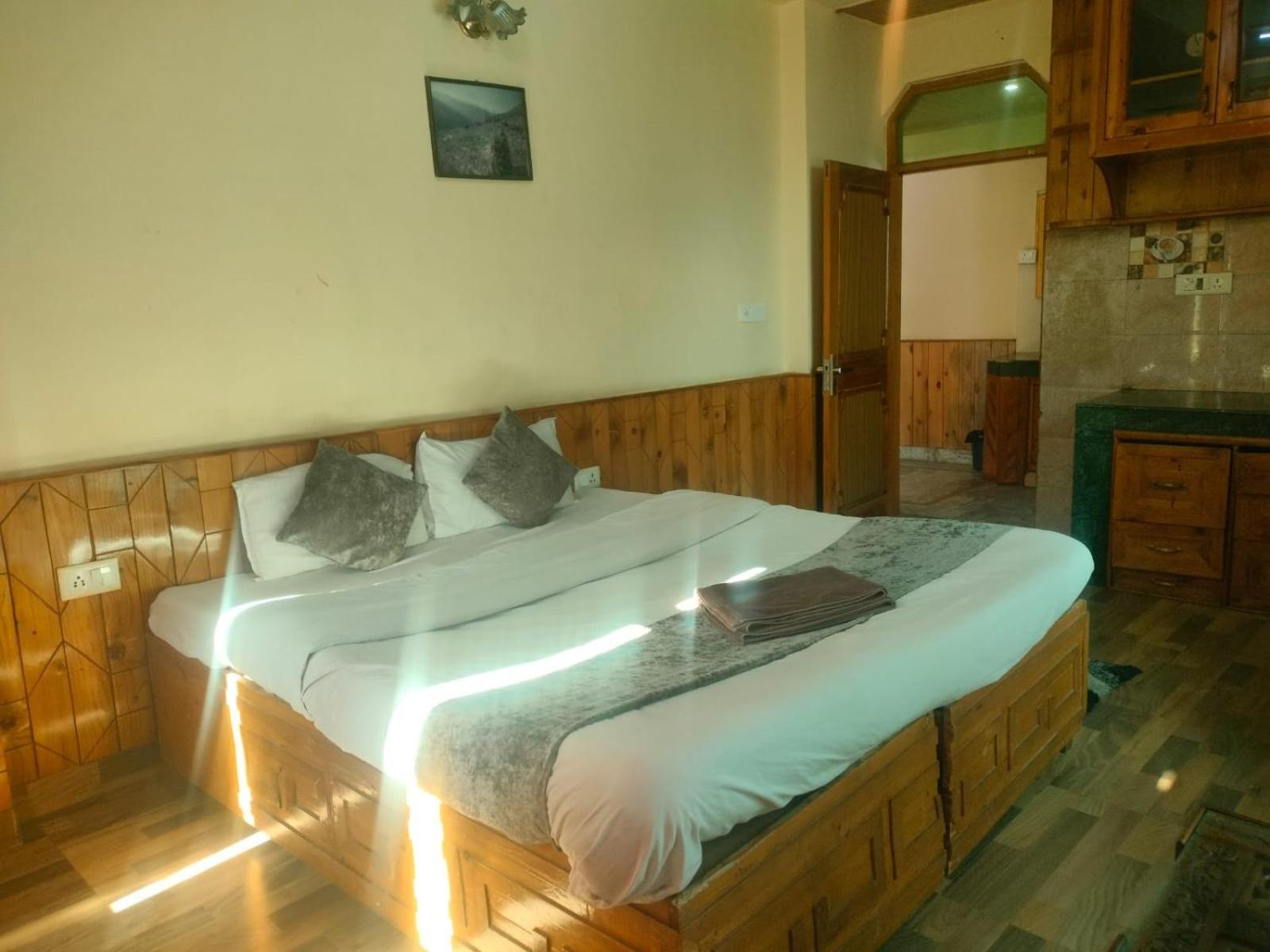 Govind Royal Stay Манали Экстерьер фото